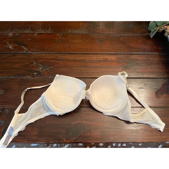 Victoria's Secret Bio Fit Demi Uplift 38C Ivory Lace Bra - Picture 3 of 3